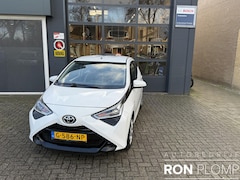 Toyota Aygo - 1.0 VVT-i x-play Automaat / Airco/ Apple Carplay/Android Auto/ Camera/ LED