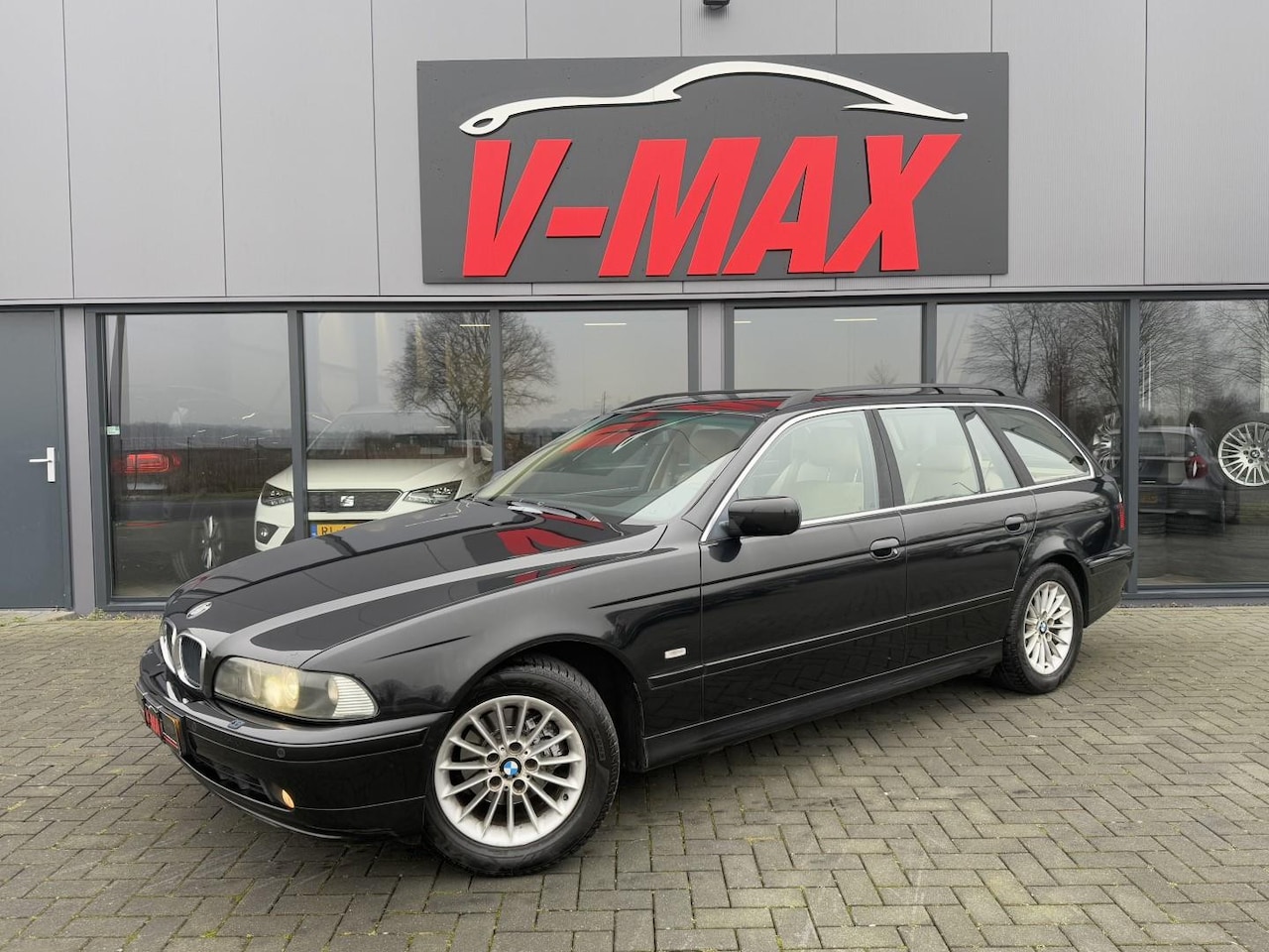 BMW 5-serie Touring - 525i Touring AUT Lifestyle Navi Stoelverw Xenon Clima - AutoWereld.nl