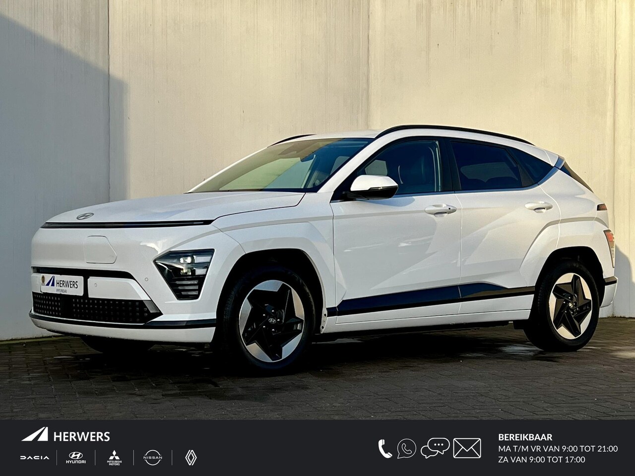 Hyundai Kona Electric - Comfort 65.4 kWh Automaat / Accu SoH  100% / Weinig km / CSS snelladen / Drie fase / Stuur - AutoWereld.nl