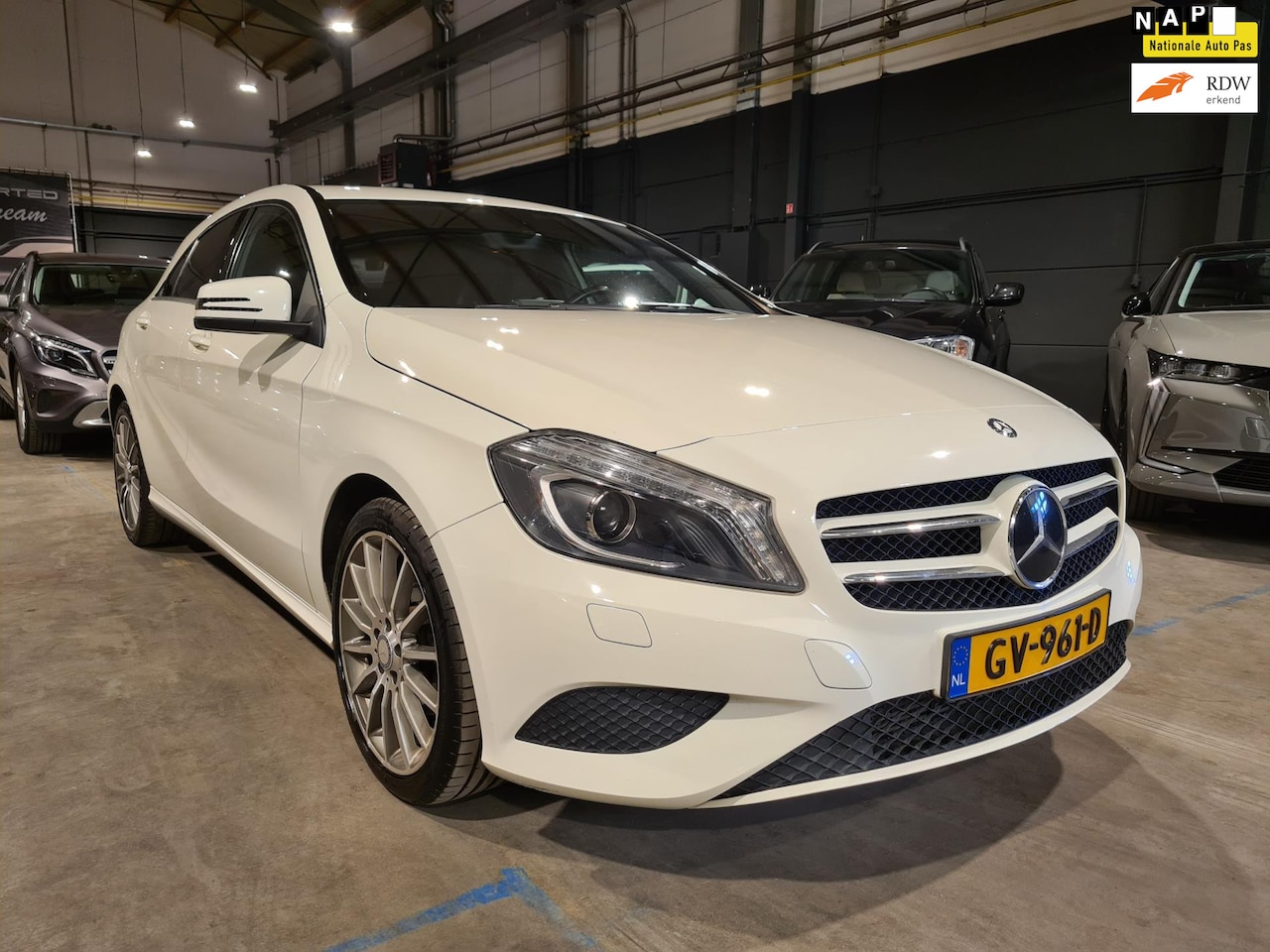 Mercedes-Benz A-klasse - 180 Ambition - Clima Control - Sportstoelen - Stoelverwarming - AutoWereld.nl