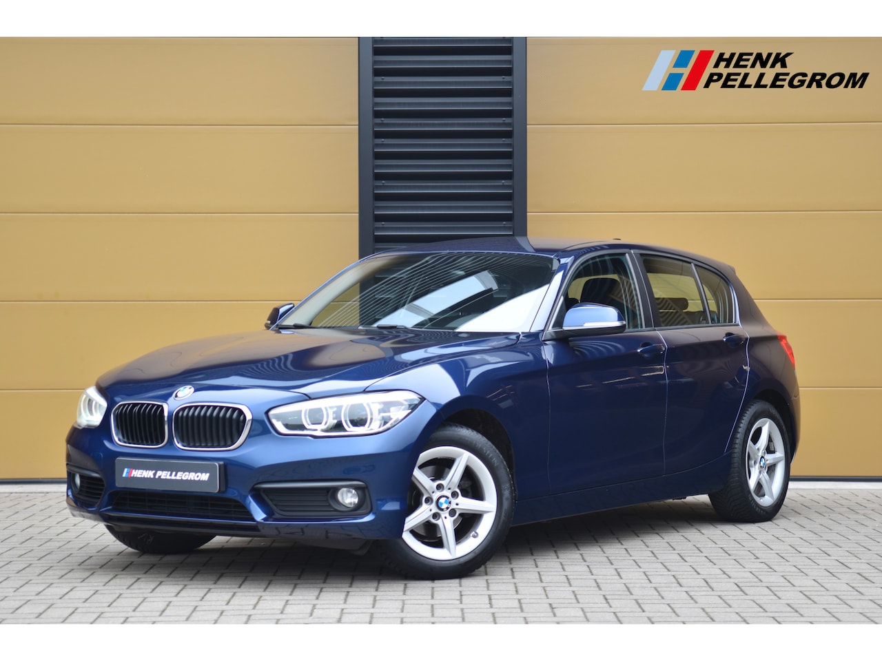 BMW 1-serie - 118i Essential * LED * Trekhaak * Dealer onderhouden * Sportstoelen * - AutoWereld.nl