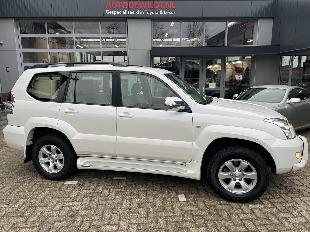 Toyota Land Cruiser - PRADO 4.0 V6 VX 7-P A/T *UNIEK* + BOVAG - AutoWereld.nl