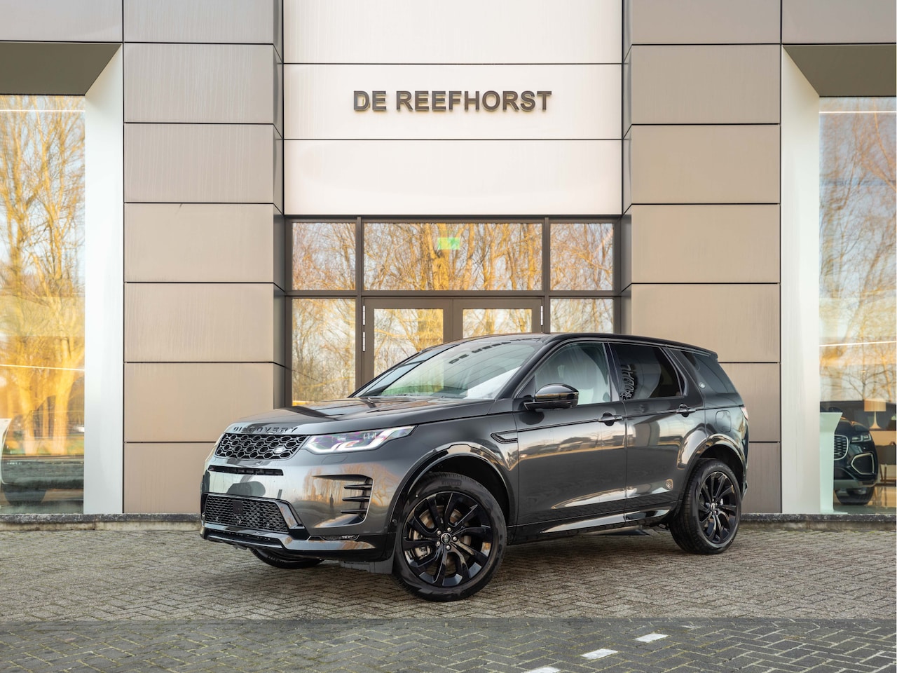 Land Rover Discovery Sport - P270e PHEV Dynamic Edition | Light Oyster | Meridian Surround | Driver Assist Pack | Cold - AutoWereld.nl