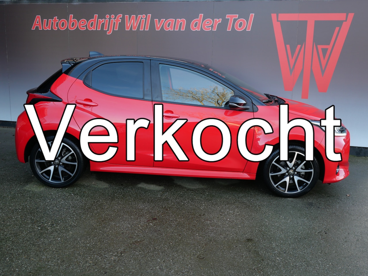 Toyota Yaris - 1.5 HYBRID LAUNCH EDITION | JBL | CAMERA | CARPLAY | A.C.C. | 17 INCH | Bi-TONE!! - AutoWereld.nl