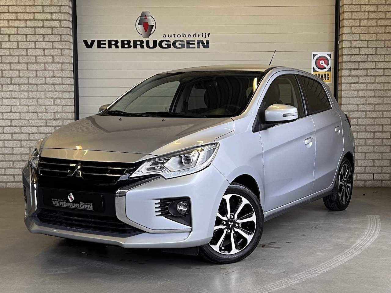 Mitsubishi Space Star - 1.2 Instyle | Leder | Carplay | Camera | All-in rijklaarprijs - AutoWereld.nl