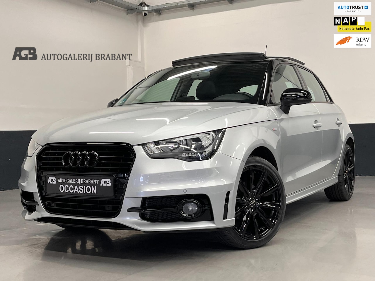 Audi A1 Sportback - 1.2 TFSI Admired Pano/Navi/PDC - AutoWereld.nl