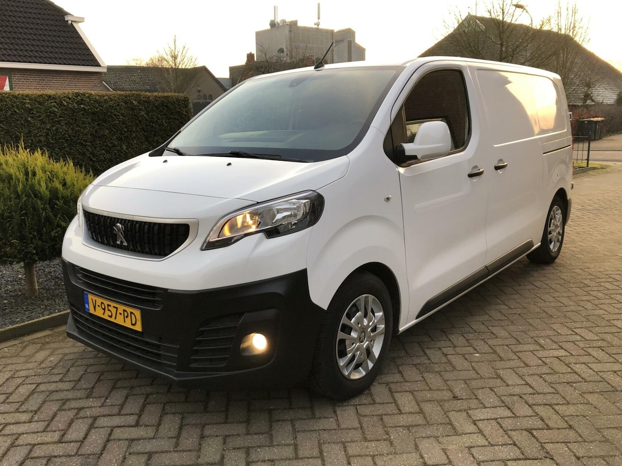 Peugeot Expert - Bestel 226S 1.6 BlueHDI 115 Premium - AutoWereld.nl