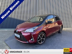 Toyota Yaris - 1.5 Hybrid Bi-Tone Plus | Pano dak | Emotional Red | Rijklaar