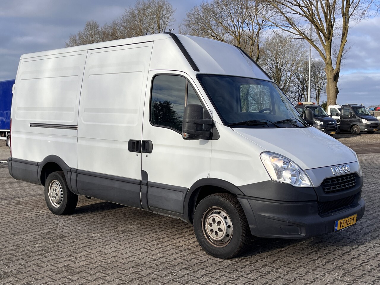 Iveco Daily - 35S15V 330 H3 146pk  Airco Trekhaak 3500kg L3 H2 - AutoWereld.nl