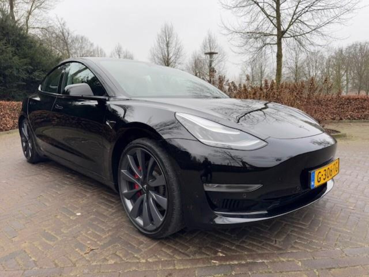 Tesla Model 3 - PERFORMANCE AWD 75KWH 462PK/BLACKLINE/BETA/LEER/PANO/FABRIEKSGARANTIE - AutoWereld.nl