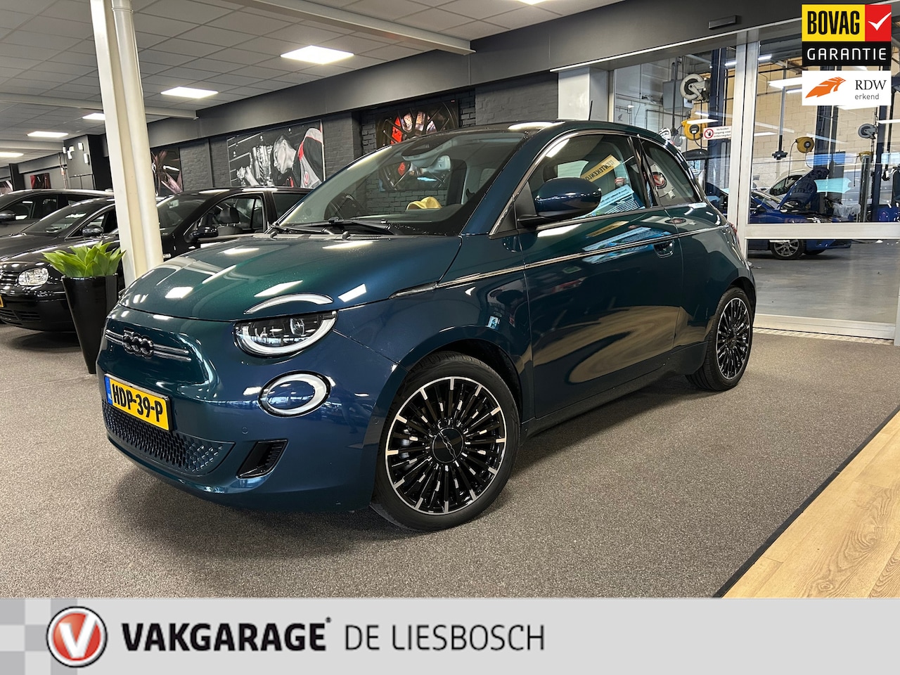 Fiat 500 - La Prima 42 kWh / 120pk / Navigatie / Panorama-dak / Leder / camera - AutoWereld.nl