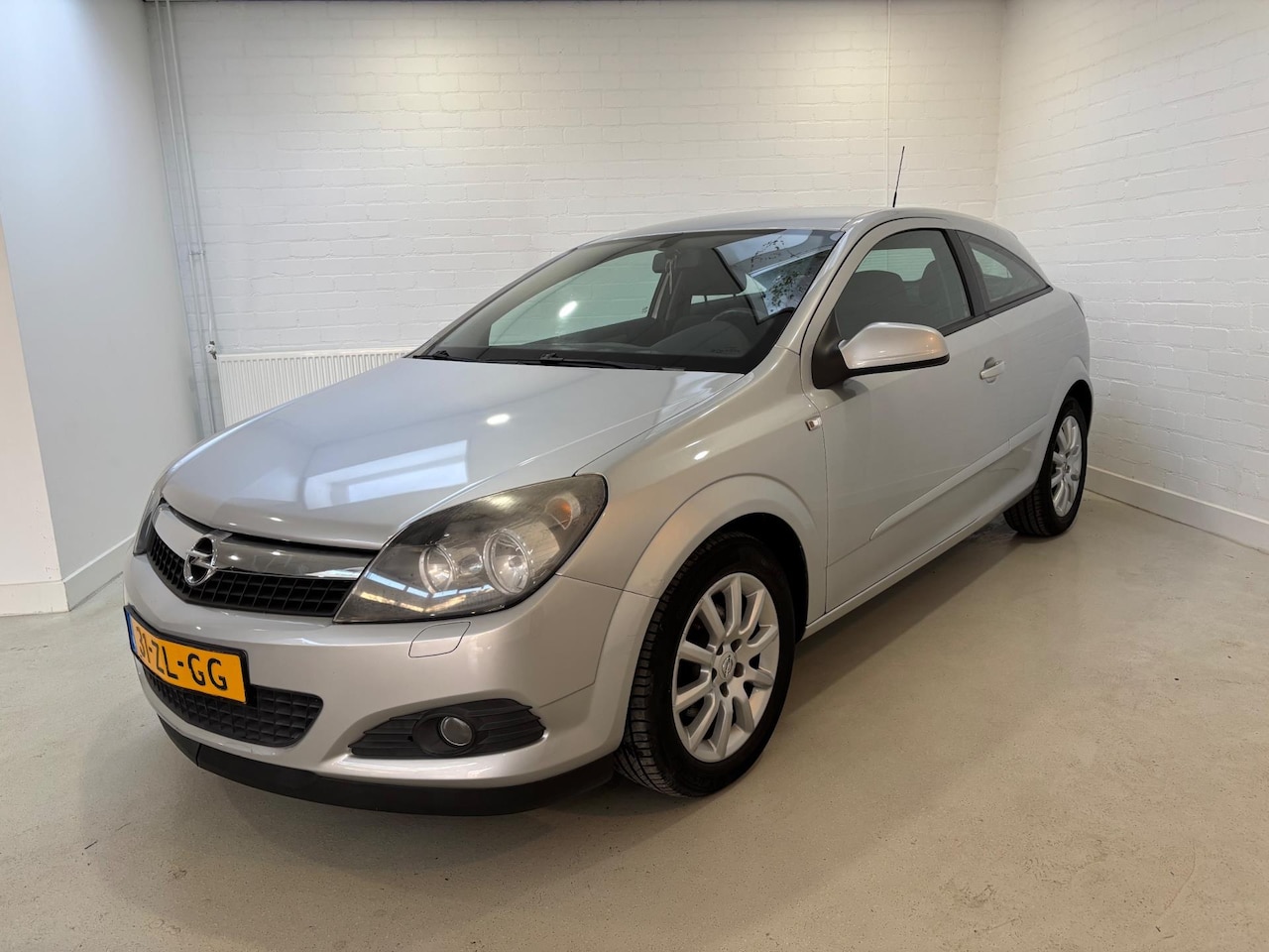 Opel Astra GTC - 1.6 Temptation 1.6 Temptation ,NL auto ,1e eigenaar, trekhaak. - AutoWereld.nl