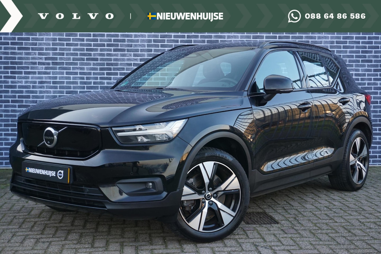 Volvo XC40 - Recharge P8 AWD R-Design | Trekhaak | Panorama-schuifdak | 360° Camera | Warmtepomp | Stoe - AutoWereld.nl