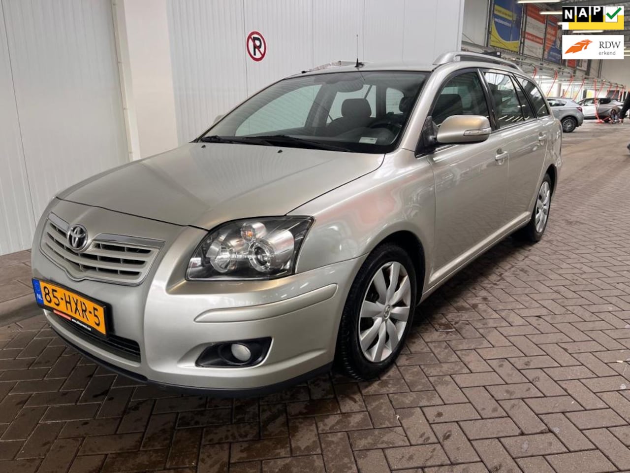 Toyota Avensis Wagon - 1.8 VVTi Luna 1.8 VVTi Luna - AutoWereld.nl