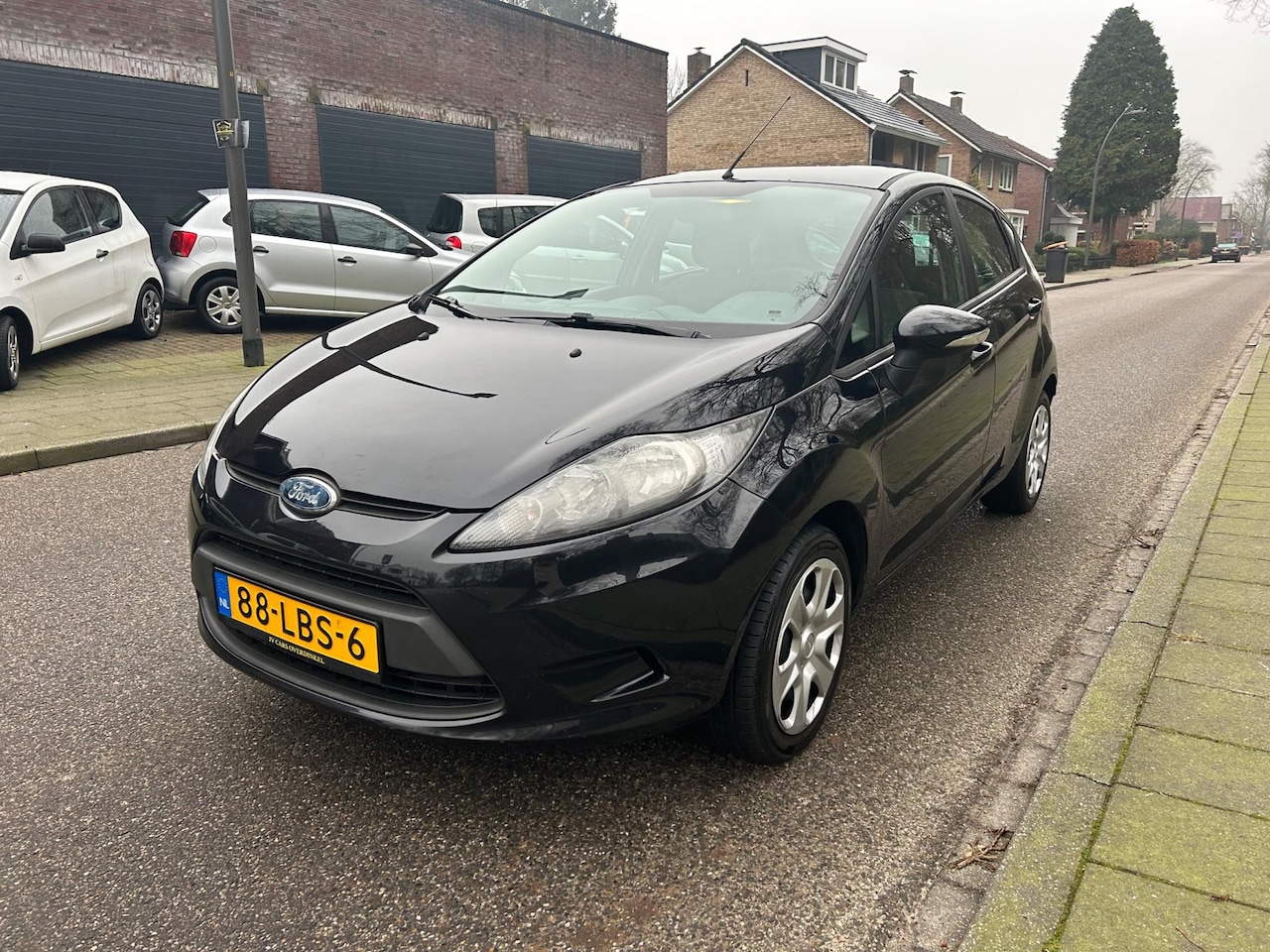 Ford Fiesta - 1.25 Limited AIRCO,ELEKT PAKKET, MULTIMEDIA, NIEUW APK - AutoWereld.nl