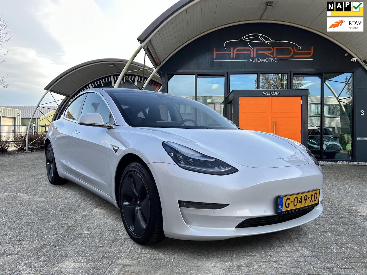 Tesla Model 3 - Long Range RWD Long Range AWD 75 kWh 85% SOH Trekhaak (1.000kg) - AutoWereld.nl