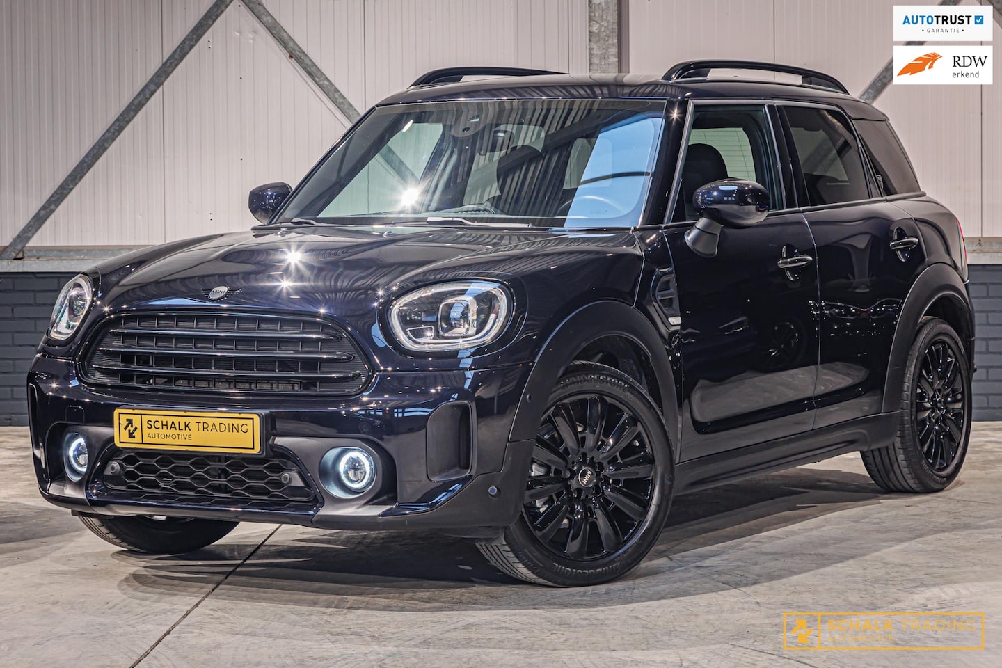 MINI Countryman - 1.5 One MINI Yours|Leder|Black-pack|Dealer - AutoWereld.nl