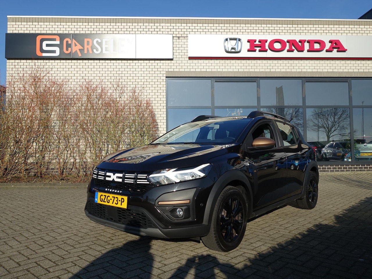 Dacia Sandero Stepway - 1.0 TCe 110pk Extreme + - AutoWereld.nl