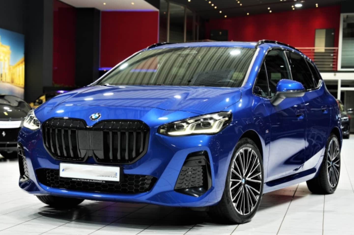 BMW 2-serie Active Tourer - 218iA M-SPORT ** LED, MOKKA LEDER, PANORAMA, TREKH, 19-inch LMV, ALARM ** 1e EIG - 18k ond - AutoWereld.nl