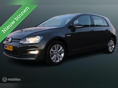 Volkswagen Golf - 1.0 TSI Automaat Connected Series, Navi, App connect, Stoelverwarming, Pdc + Camera