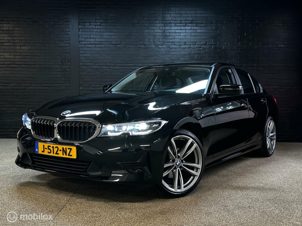 BMW 3-serie - 320i High Executive * Aut8 * LED * Stoelverw * - AutoWereld.nl