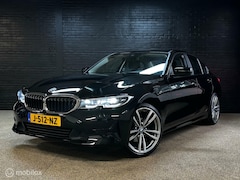 BMW 3-serie - 320i High Executive * Aut8 * LED * Stoelverw