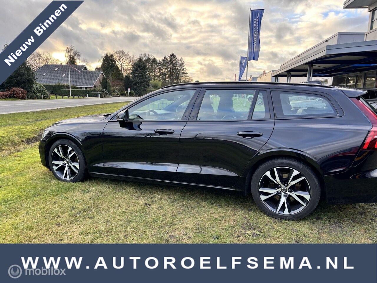 Volvo V60 - 2.0 D4 R-Design| leer/stof| elec stoel| - AutoWereld.nl