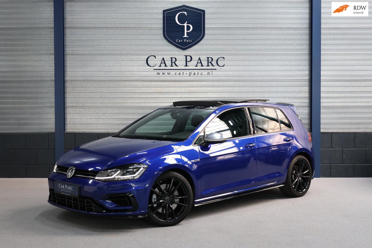 Volkswagen Golf - 2.0 TSI 4Motion R 310PK AKRAPOVIC/LED/VIRTUAL/PANO/ALCANTARA+S.VERWARMING/19"LMV/ACC/ECC/1 - AutoWereld.nl