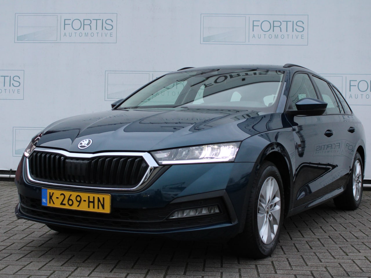 Skoda Octavia Combi - 1.0 TSI Business Edition NL AUTO | CARPLAY | ADAPTIEVE CRUISE | TREKHAAK !! - AutoWereld.nl