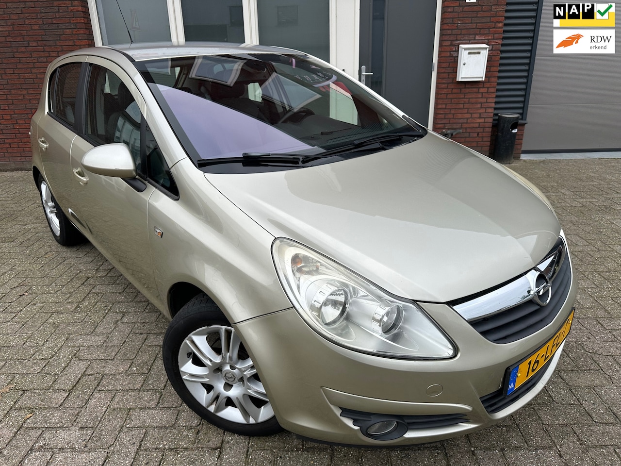 Opel Corsa - 1.4-16V Cosmo / Leder / PDC / Cruise / Clima / NAP - AutoWereld.nl