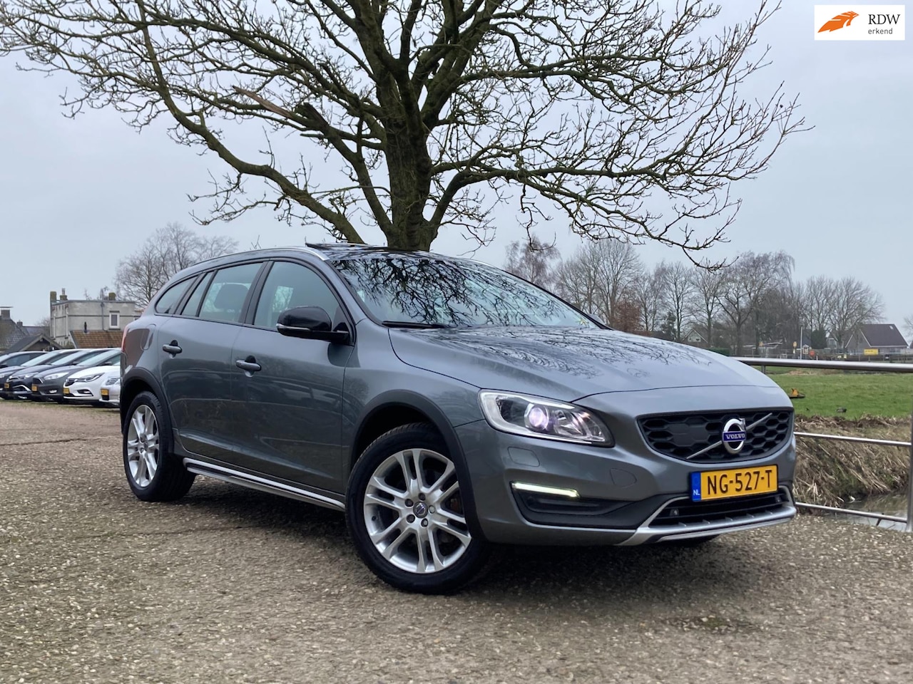 Volvo V60 Cross Country - 2.0 D4 Summum | Leder + Schuif/dak + Elektr. stoel + Navi + Clima + Cruise nu € 13.975,-!! - AutoWereld.nl