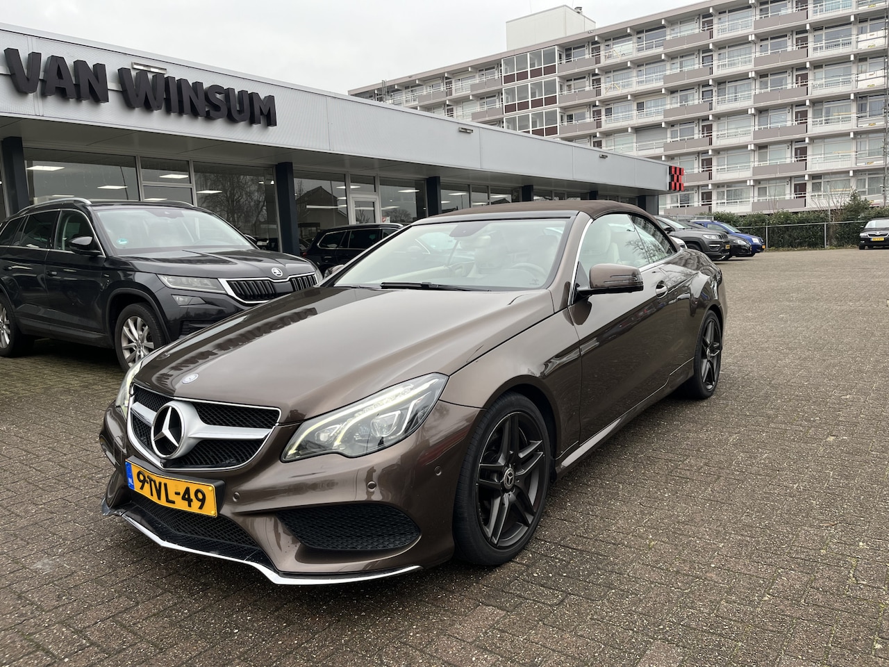 Mercedes-Benz E-klasse Cabrio - 200 Edition Sport AMG beige leer - AutoWereld.nl