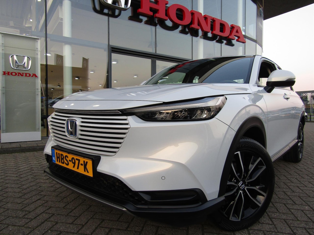 Honda HR-V - 1.5 i-MMD 131pk CVT Elegance - AutoWereld.nl