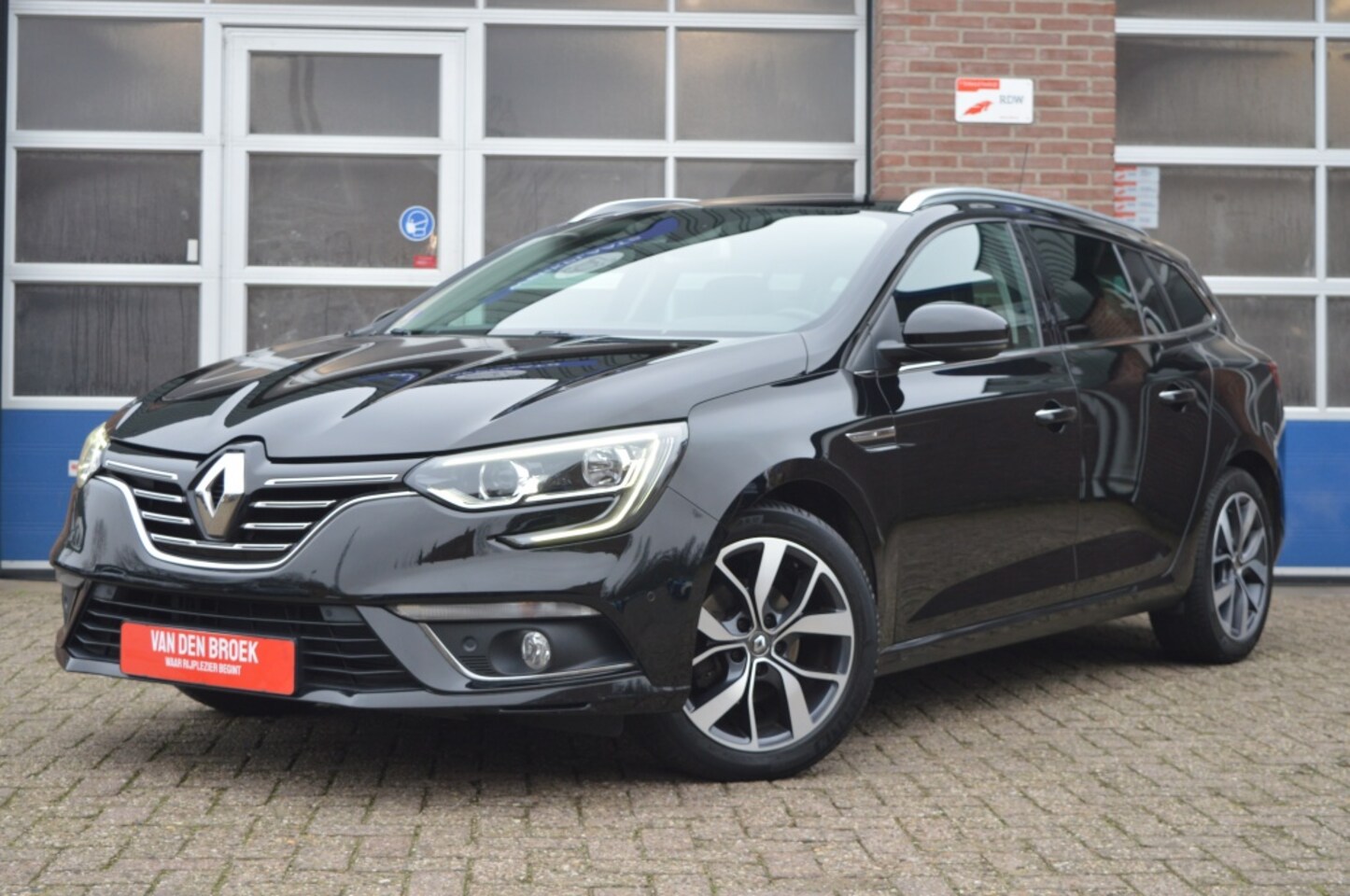 Renault Mégane Estate - 1.2 TCe Bose | NAVI - CAMERA - TRK.HAAK - AutoWereld.nl