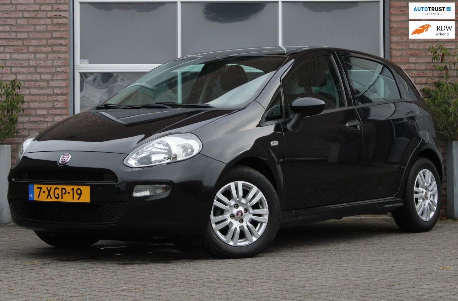 Fiat Punto Evo - 0.9 TwinAir Street Airco / blue & me - AutoWereld.nl