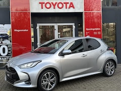 Toyota Yaris - 1.5 Hybrid 130 Executive NIEUW DIRECT LEVERBAAR BLIND SPOT KEYLESS STOEL/STUURVERW 17"LICH