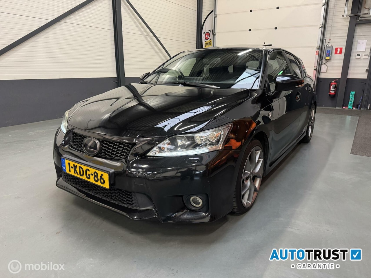 Lexus CT 200h - F-Sport LED|Schuifdak|18” BBS Velgen - AutoWereld.nl