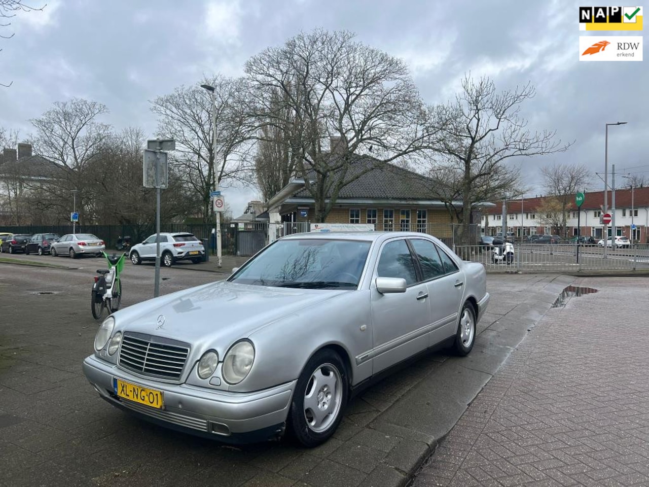 Mercedes-Benz E-klasse - 240 Avantgarde/Leer/Cruisecontrol/Airco - AutoWereld.nl