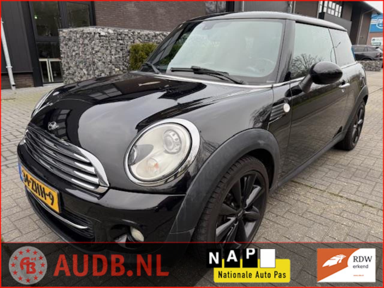 MINI Cooper - Mini 1.6 Chili | NAVIGATIE| HALF LEER | 17 INCH| - AutoWereld.nl