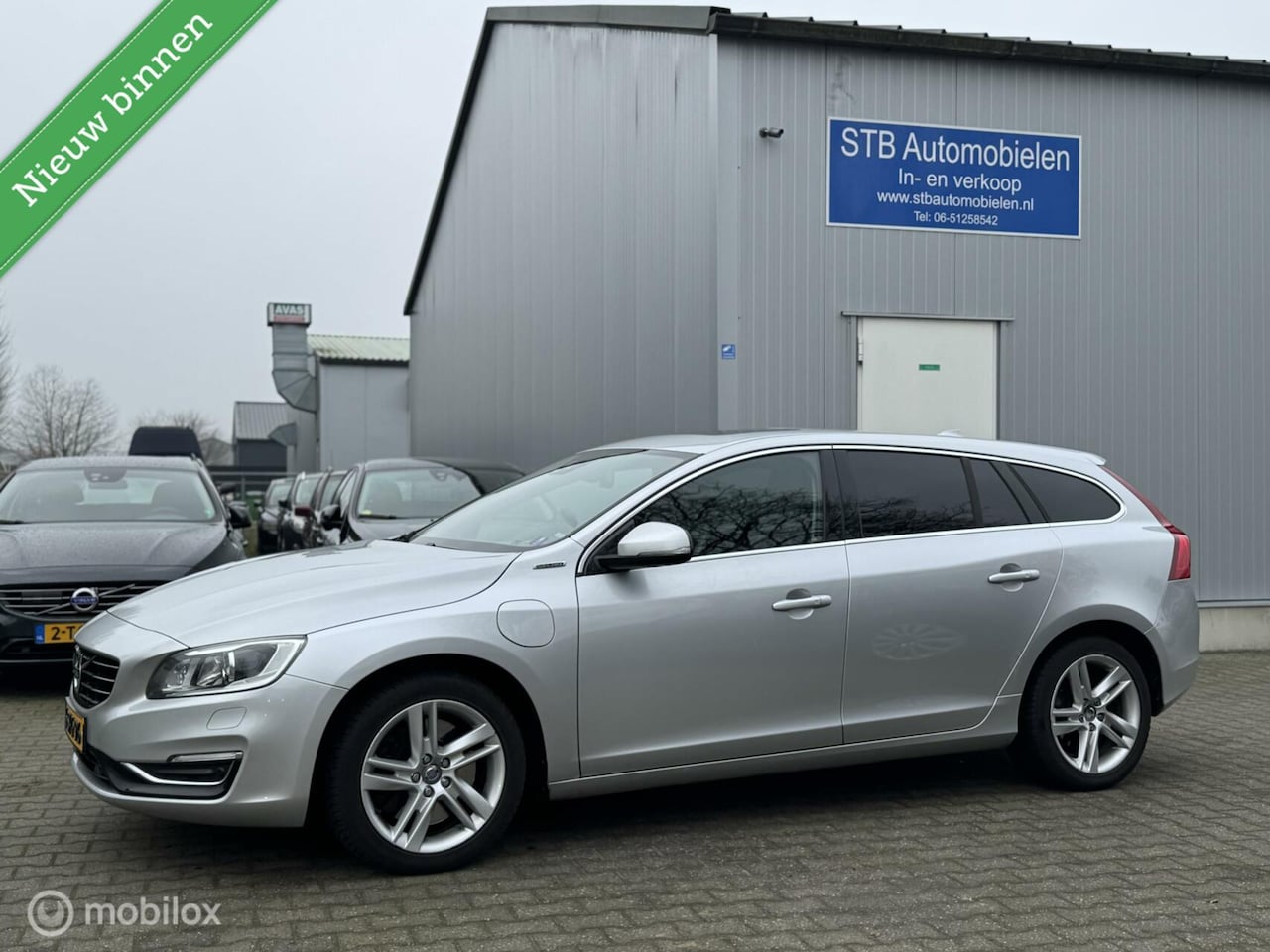 Volvo V60 - 2.4 D6 AWD Plug-In Hybrid Summum 2.4 D6 AWD Plug-In Hybrid Summum, Alle opties - AutoWereld.nl