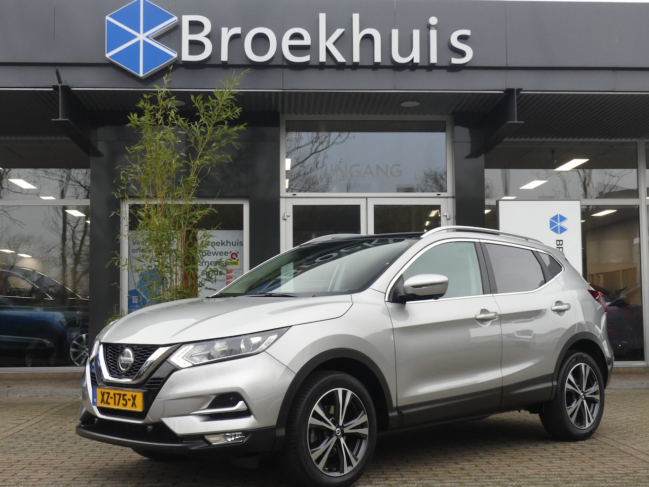 Nissan Qashqai - 1.2 N-Connecta | TREKHAAK | PANORAMDAK | NAVI | 18'' LMV | - AutoWereld.nl