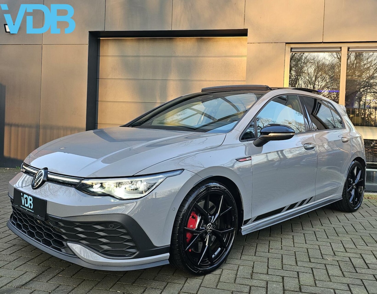 Volkswagen Golf - 2.0 TSI GTI Clubsport MONDSTEIN LEDER HEADUP - AutoWereld.nl