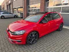 Volkswagen Golf - 1.4 TSI DSG Highline LED ACC Pano Virtual