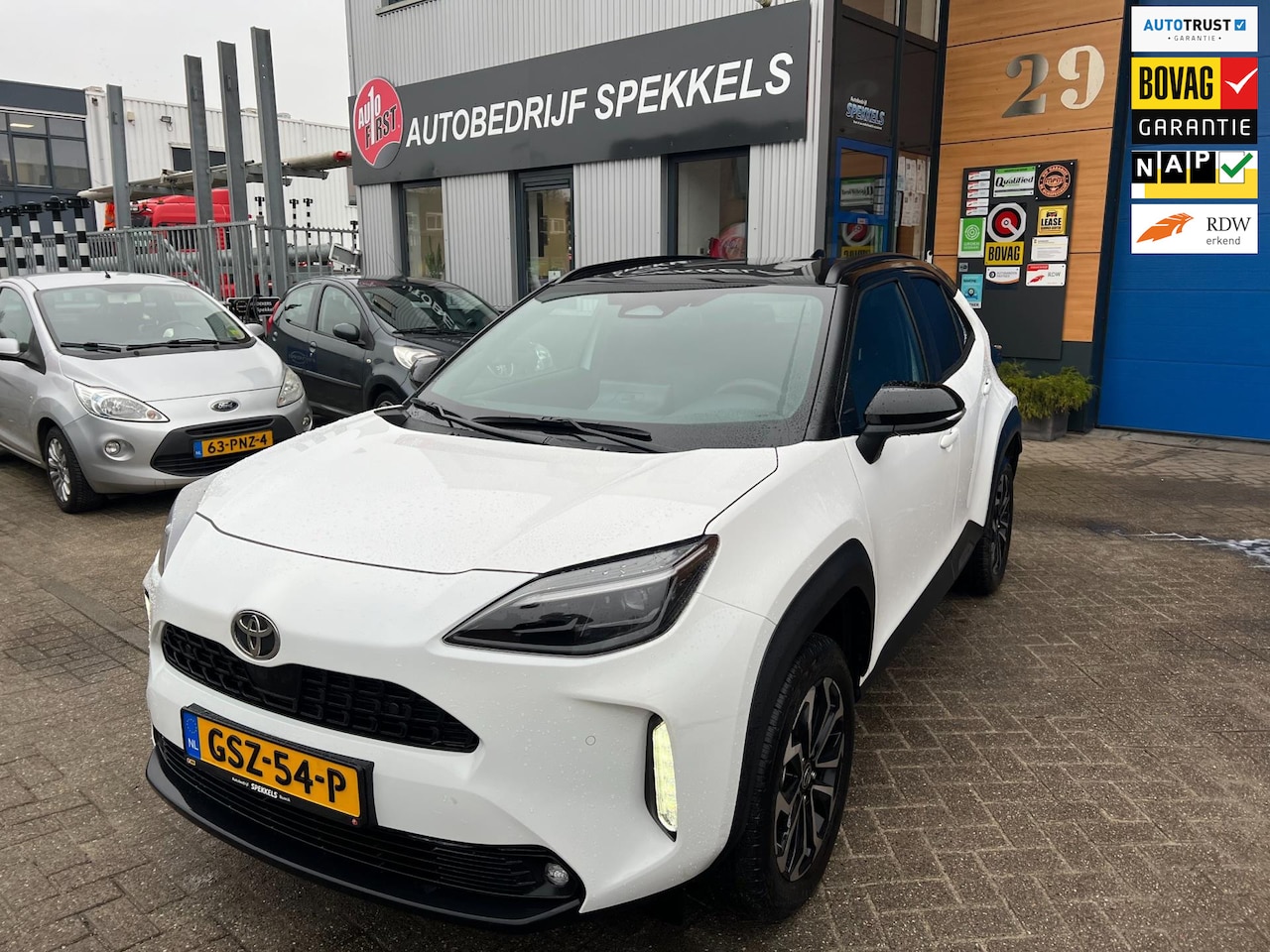 Toyota Yaris Cross - 1.5 Hybrid 130 Executive 10 jaar garantie Premium Pack Facelift winter pack groot licht as - AutoWereld.nl