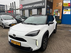 Toyota Yaris Cross - 1.5 Hybrid 130 Executive 10 jaar garantie Premium Pack Facelift winter pack groot licht as