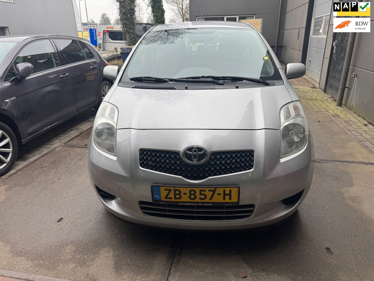 Toyota Yaris - 1.0 VVT-i 1.0 VVTi - AutoWereld.nl