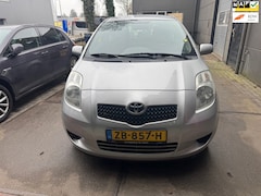 Toyota Yaris - 1.0 VVTi