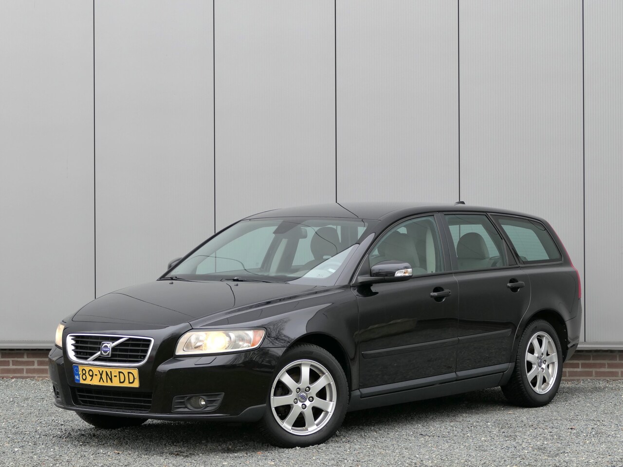 Volvo V50 - 1.8 Edition I Dealeronderhouden / Regensensor / Trekhaak / Bluetooth - AutoWereld.nl