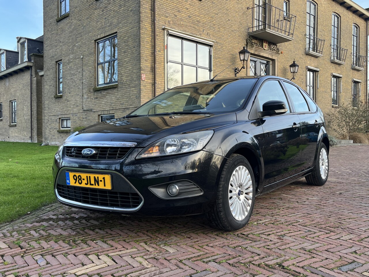 Ford Focus - 1.8 Titanium Flexi Fuel NAP * 5 deurs - AutoWereld.nl