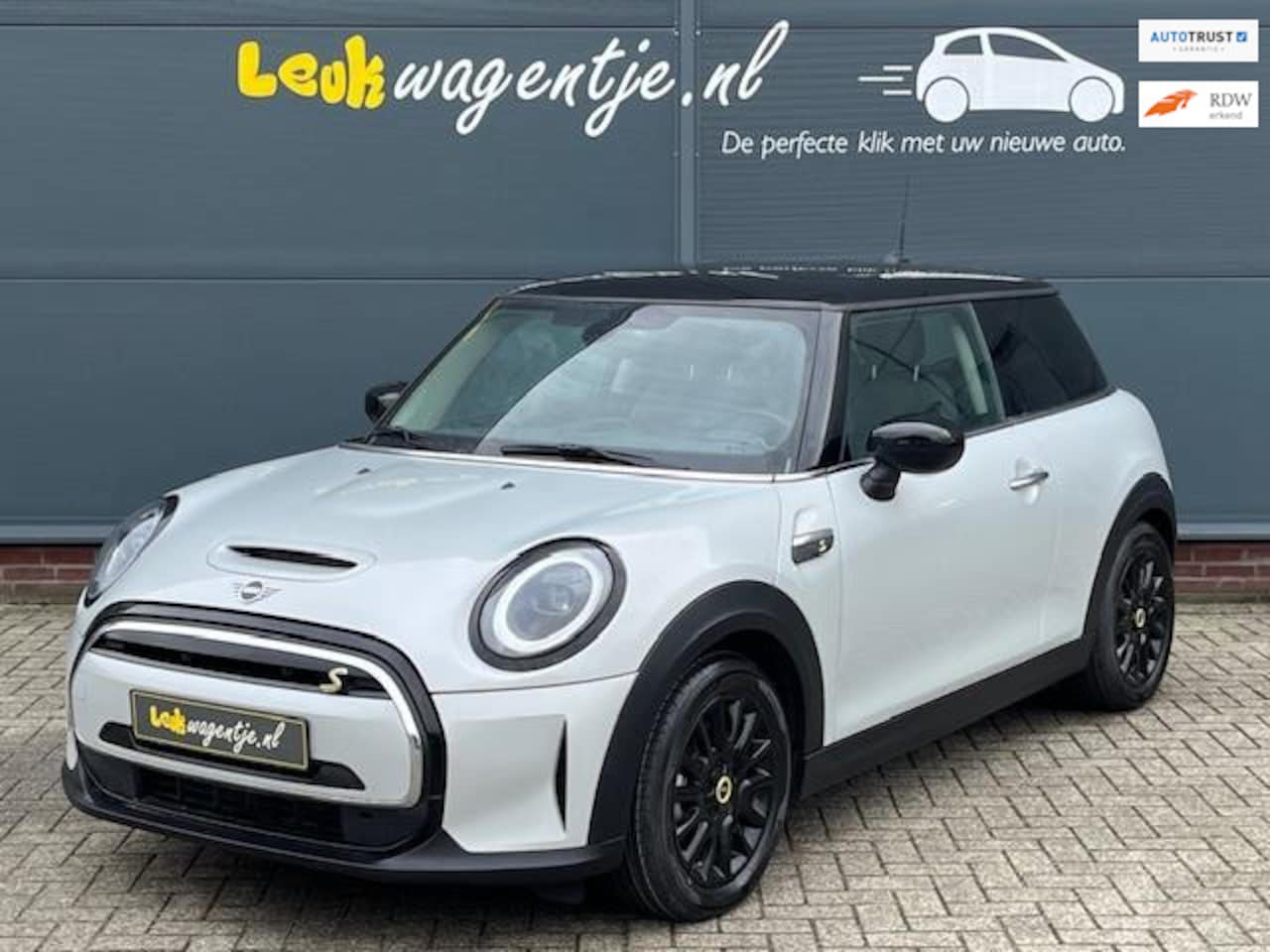 MINI Mini-Electric - Collection 33 kWh *carplay *stoelv. *pdc - AutoWereld.nl